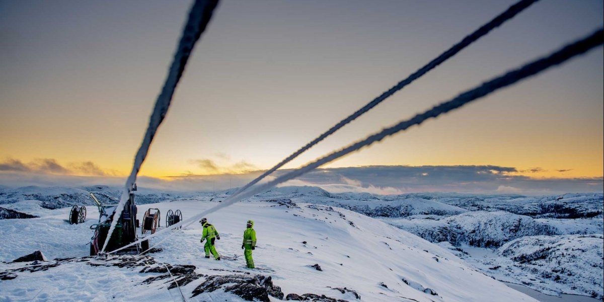 Image missing description